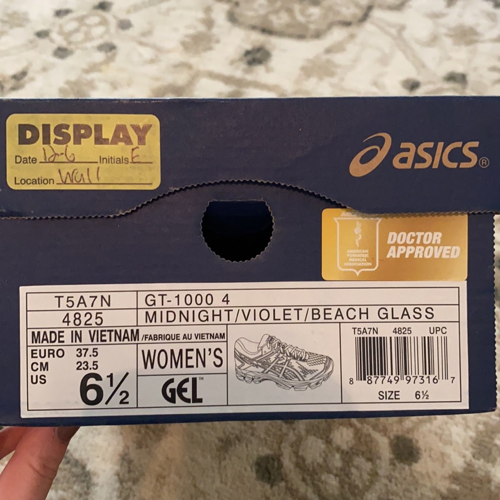 ASICS shoes - Picture 4 of 4